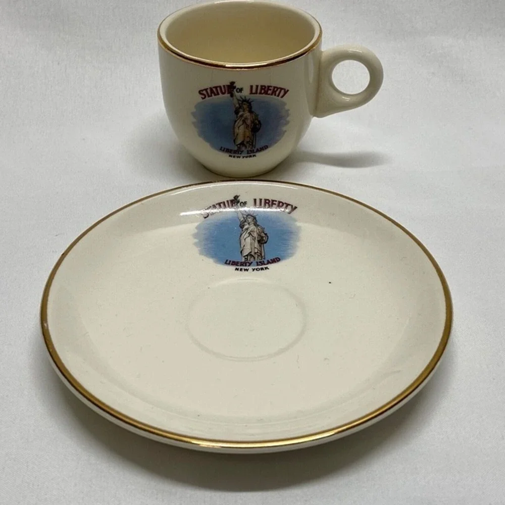 New York Statue Of Liberty‎ Tea Cup & Saucer 4 1/2